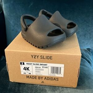 Yeezy Slide Infant size 4K